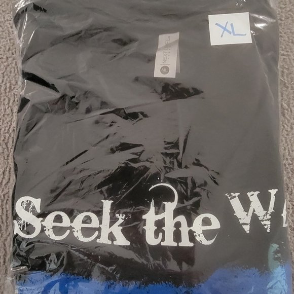 NEW Seek The Wolf mens tee Size XL blue line Extra Large black blue short sleeve - Picture 2 of 5